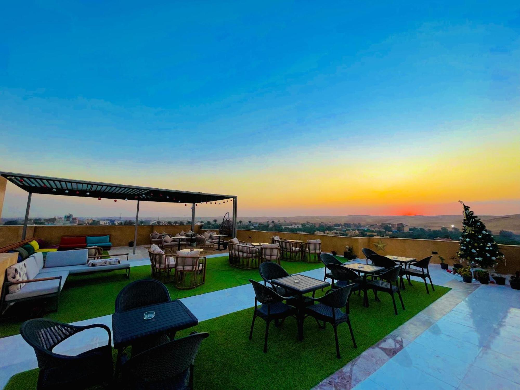 Palm Pyramids View Hotel Kafrat al Jabal Exterior photo